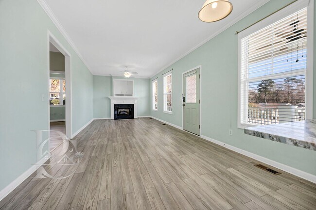 Building Photo - DOWNTOWN COLUMBIA BUNGALOW