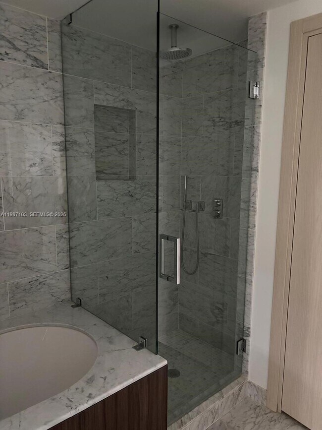 Building Photo - 1000 Brickell Plaza