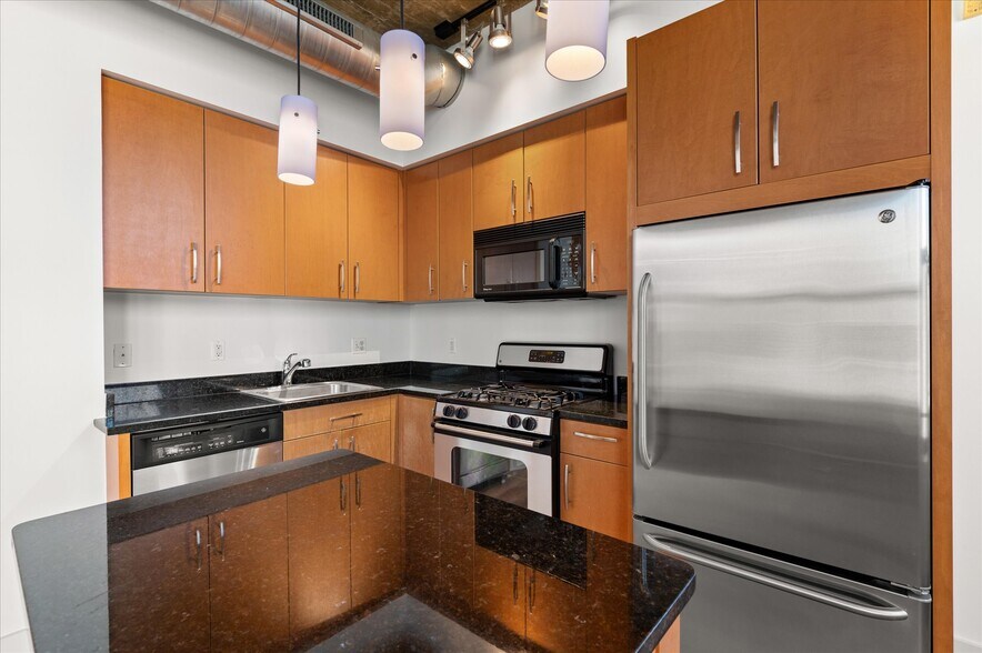 Building Photo - 2301 Champlain St NW