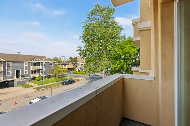 Building Photo - 3614 Empire Dr