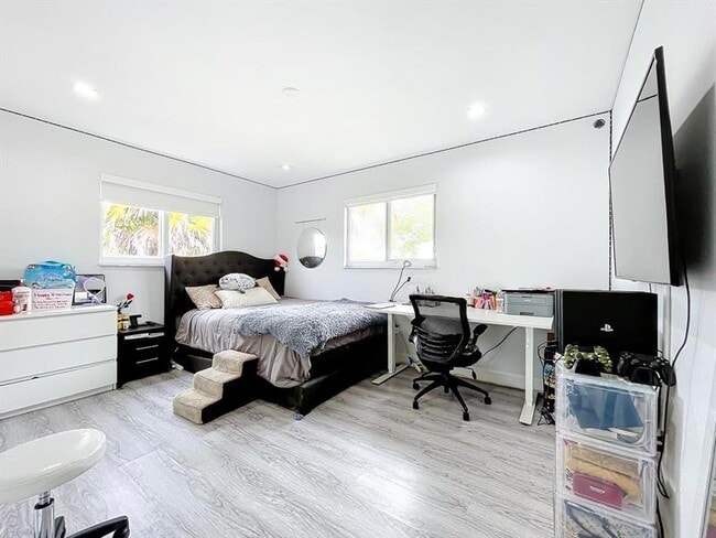 Building Photo - 2171 NW 87th Ave