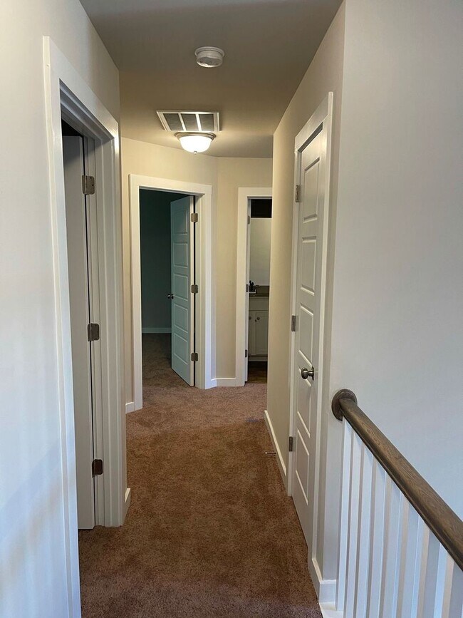 Building Photo - Home for Rent in St James Subdivision in Pinson, AL!!! Available Now!
