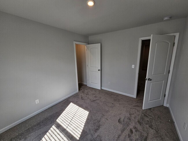 Building Photo - Like New Home is Mulberry Pond