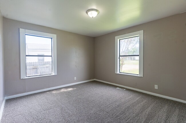 Building Photo - Rent to Own in Midwest City!