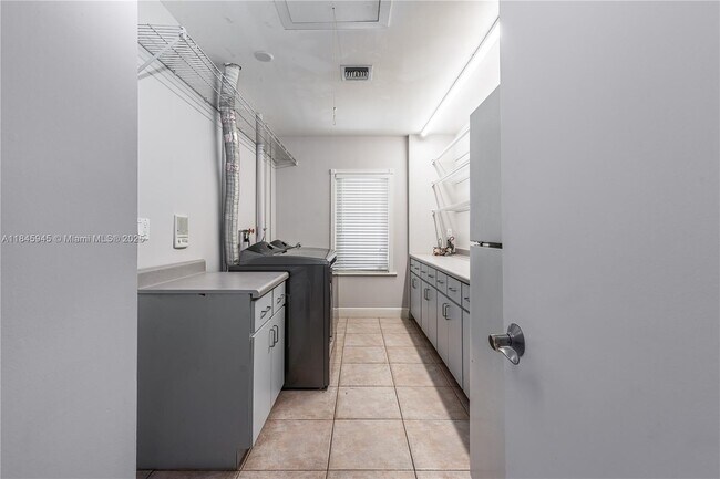 Building Photo - 17494 SW 83rd Ct