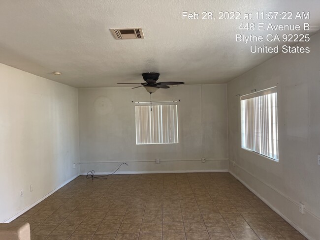 Building Photo - 448 E Ave B