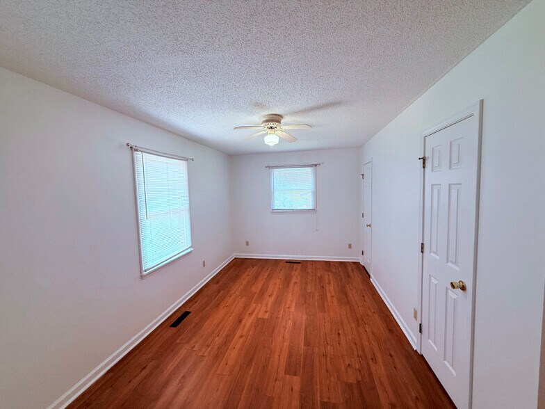 Building Photo - 248 Overlook Dr