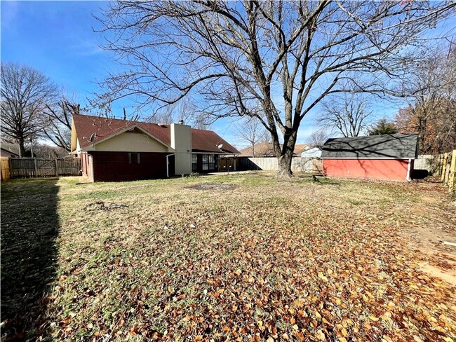 Building Photo - Charming 3-Bed, 2-Bath Home Available in A...