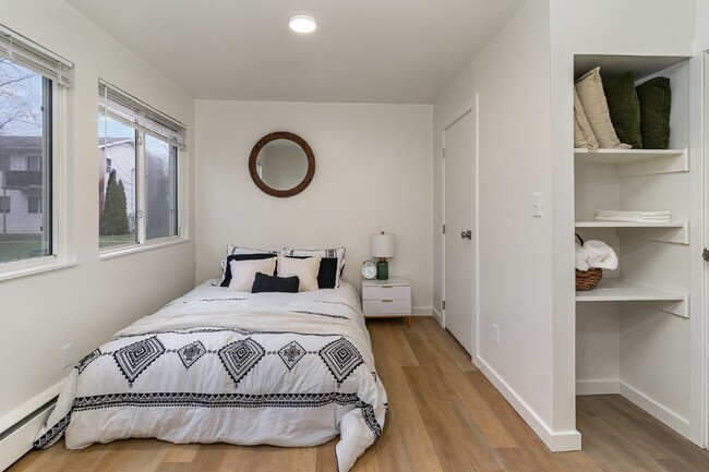 Building Photo - Available now! Fully renovated 2 bedroom, ...