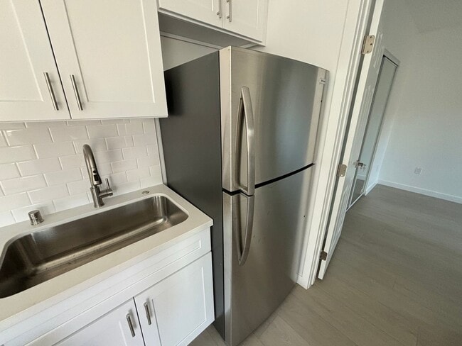 Building Photo - Eldora, 10313-10321 1/2