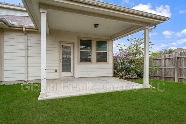 Building Photo - 10405 Macarthur Way