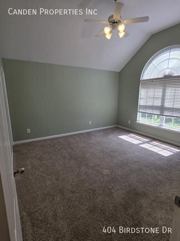Building Photo - 404 Birdstone Dr