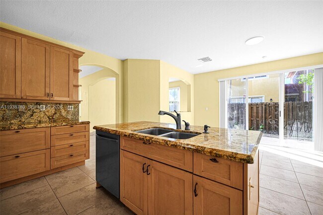 Building Photo - 11412 SW 137th Pl