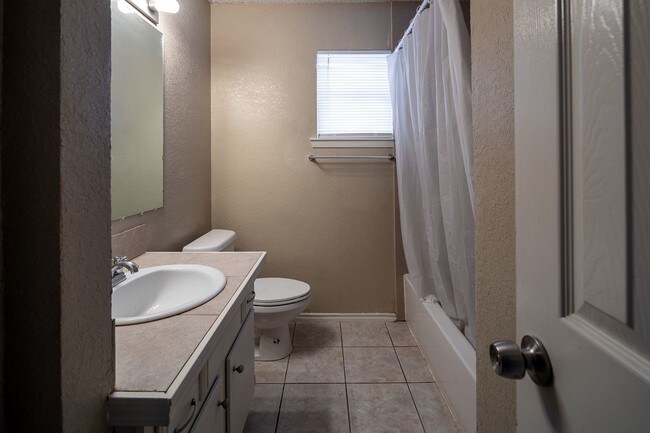 Building Photo - 1918 Veterans Blvd