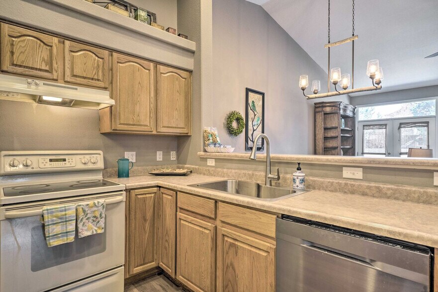 Building Photo - 6414 Caddy Point