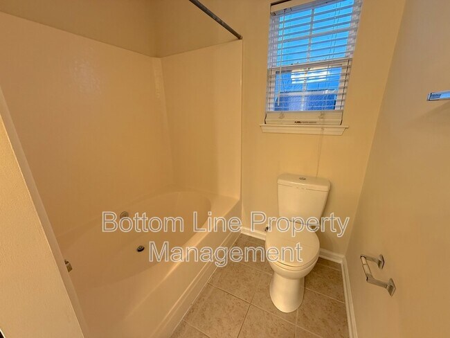 Building Photo - 13031 Bullock Greenway Blvd