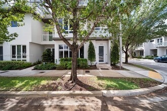 Building Photo - 10560 NW 64th Terrace