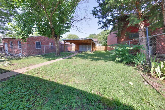 Building Photo - 5217 S Grand Blvd