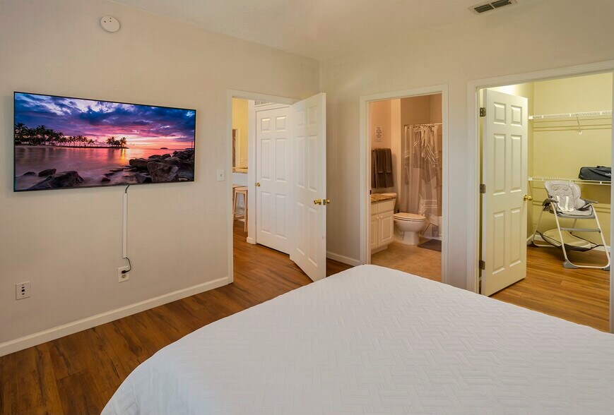 Building Photo - 10764 70th Ave