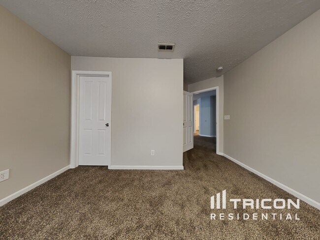 Building Photo - 8140 Carina Dr