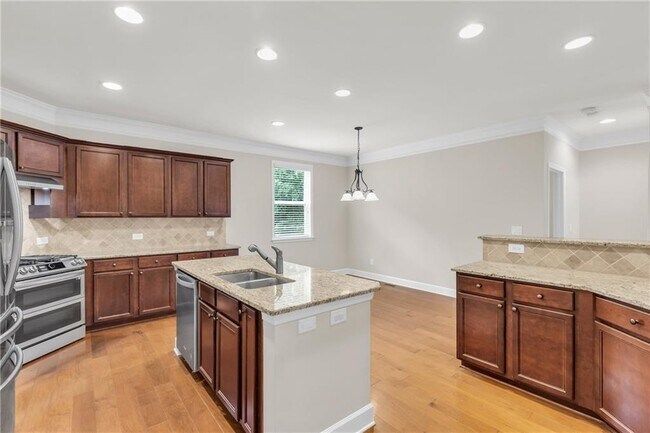 Building Photo - 3295 Carrick Rd