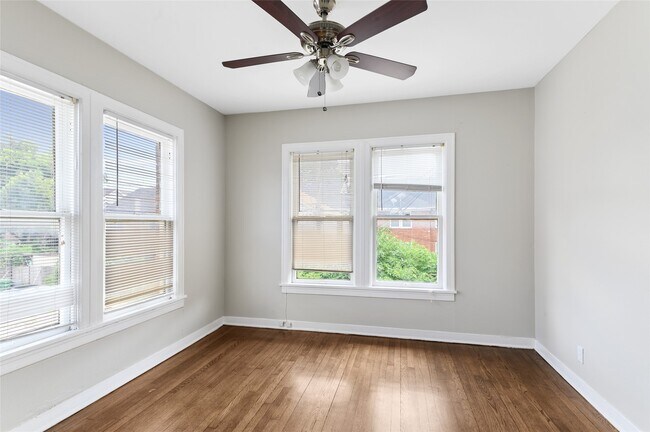 Building Photo - 419 W Polk St