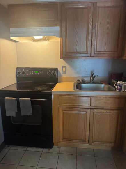 Building Photo - 5-7 Warner St Ext