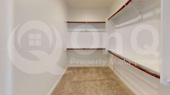 Building Photo - 9131 W Glenrosa Ave