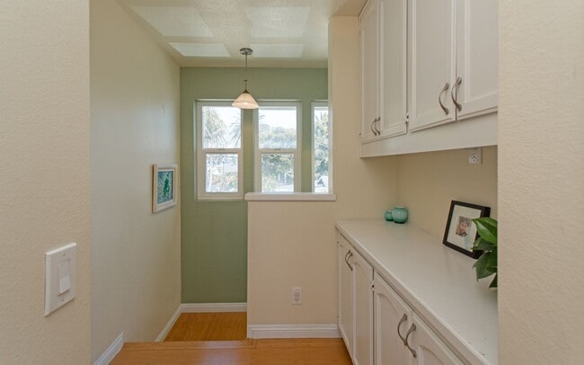 Building Photo - Carlsbad Village Furnished 2 bedroom/2 bath Long Term