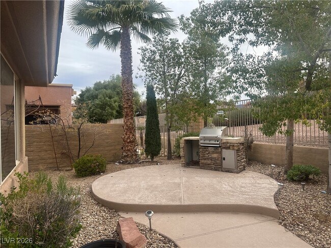 Building Photo - 62 Fountainhead Cir