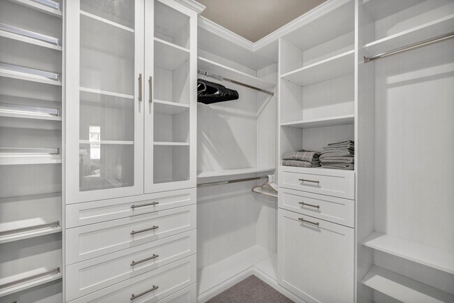 Building Photo - 619 Camargue Trl