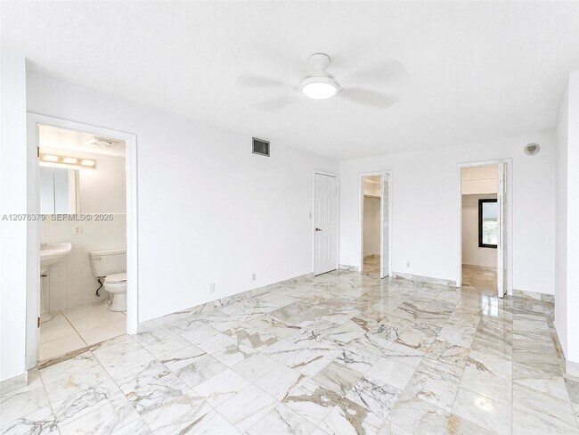 Building Photo - 137 Golden Isles Dr