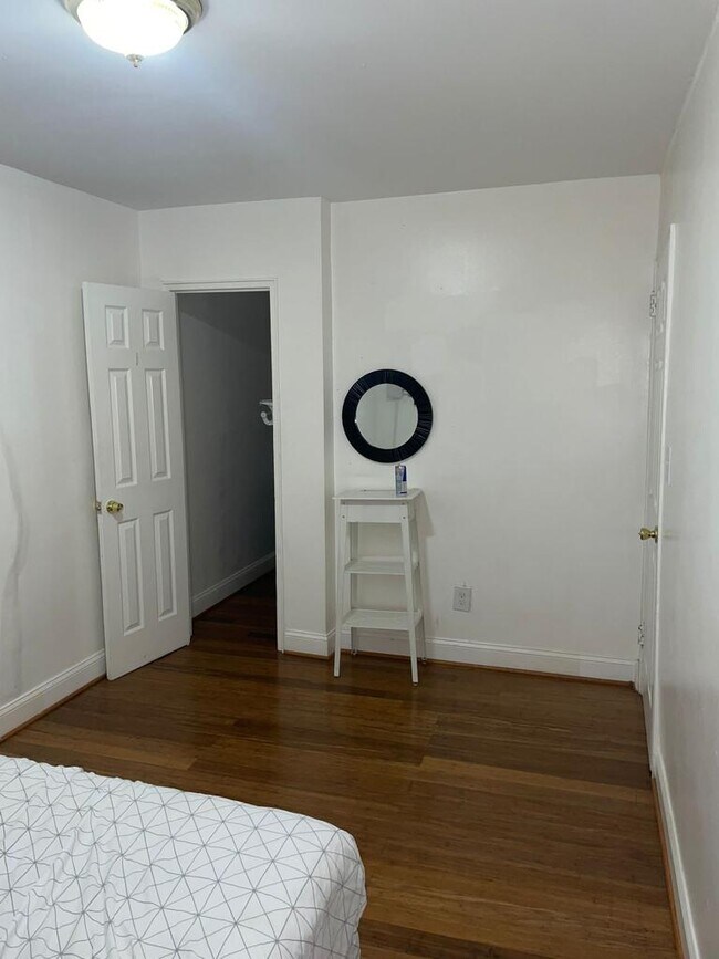 Building Photo - 1701 Montello Ave NE