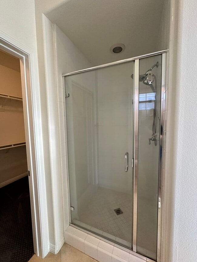 Building Photo - 2 Story home 3 Bedroom, 3 Bathroom Tustin Field.