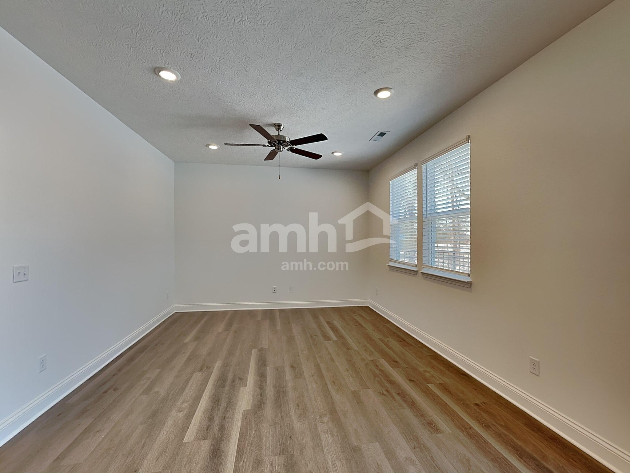 Building Photo - 233 Deanscroft Dr