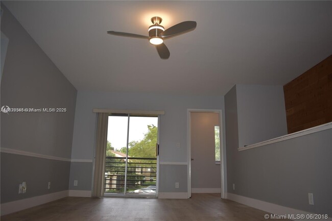 Building Photo - 512 Gardens Dr