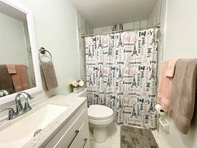 Building Photo - 1150 SW Jumper St