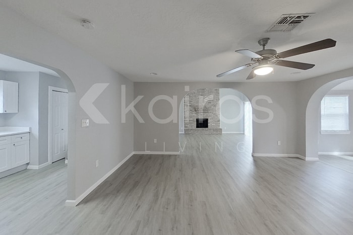 Building Photo - 10405 Barada St
