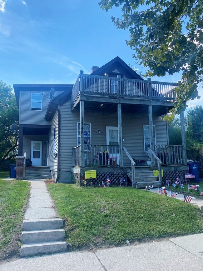 Building Photo - Chatham