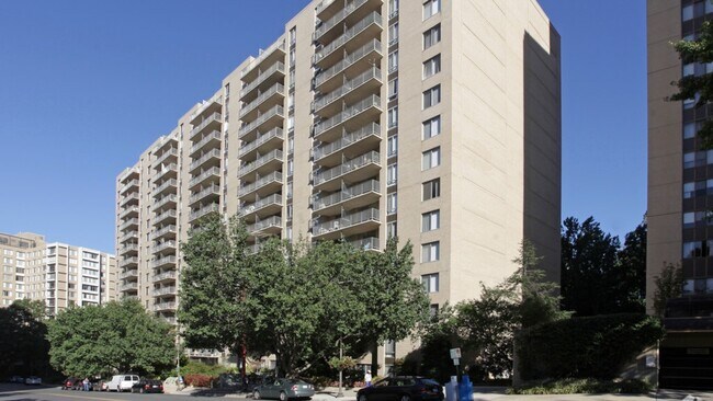 Building Photo - 4615 N Park Ave