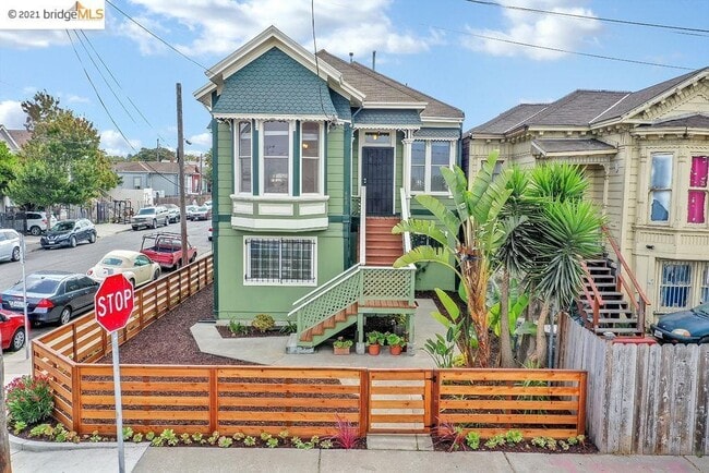 Building Photo - 888 Pine St