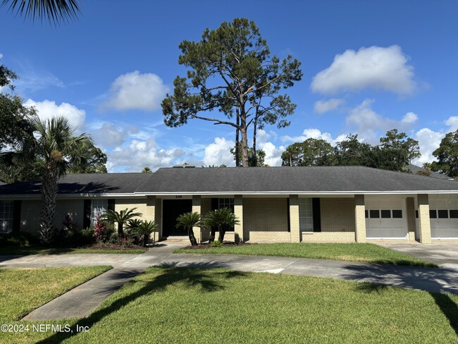 Primary Photo - 509 Sunset Dr
