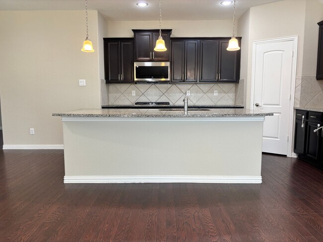 Building Photo - 8020 Horseman Rd