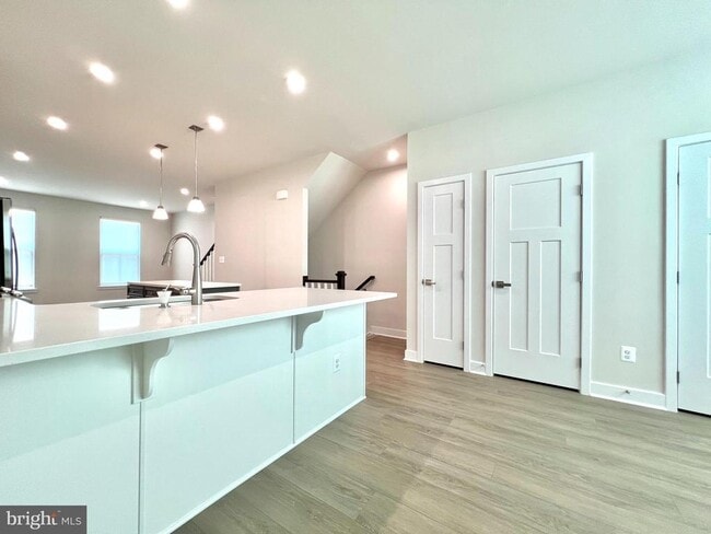 Building Photo - 4322 Ellipse Ter