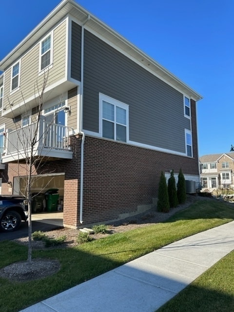 Building Photo - 12700 Kenmore Ct