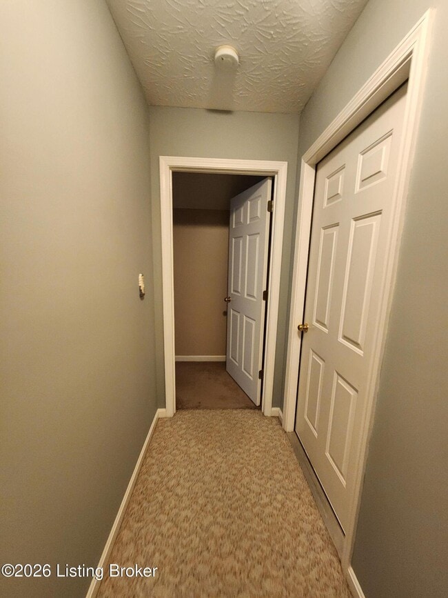 Building Photo - 10828 Glenway Pl