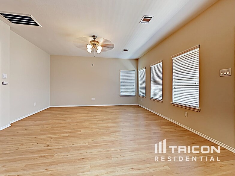 Building Photo - 2823 Arica Ln