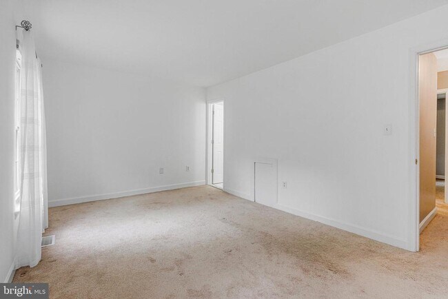 Building Photo - 6401 Old Scotts Ct