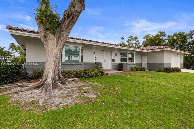 Building Photo - 608 1st Key Dr