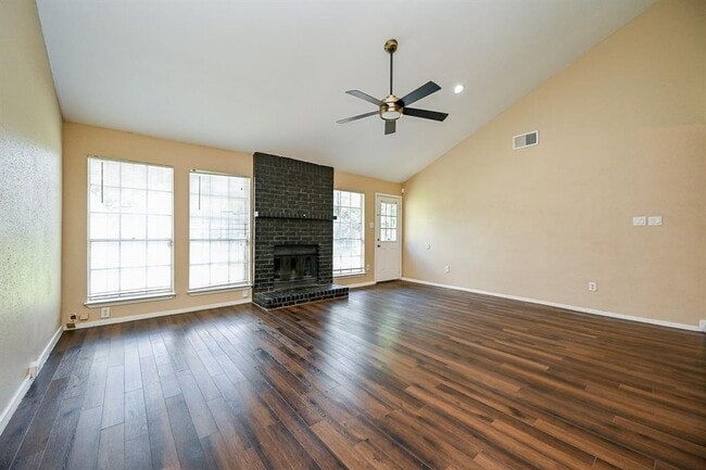 Building Photo - 19226 Plantain Dr